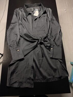 Forever 21 Black Button-Front Shirt with Collar